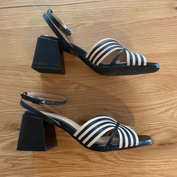 Seychelles Tender Sandals - Beige/Cream and Black - NWOT - Picture 2 of 8